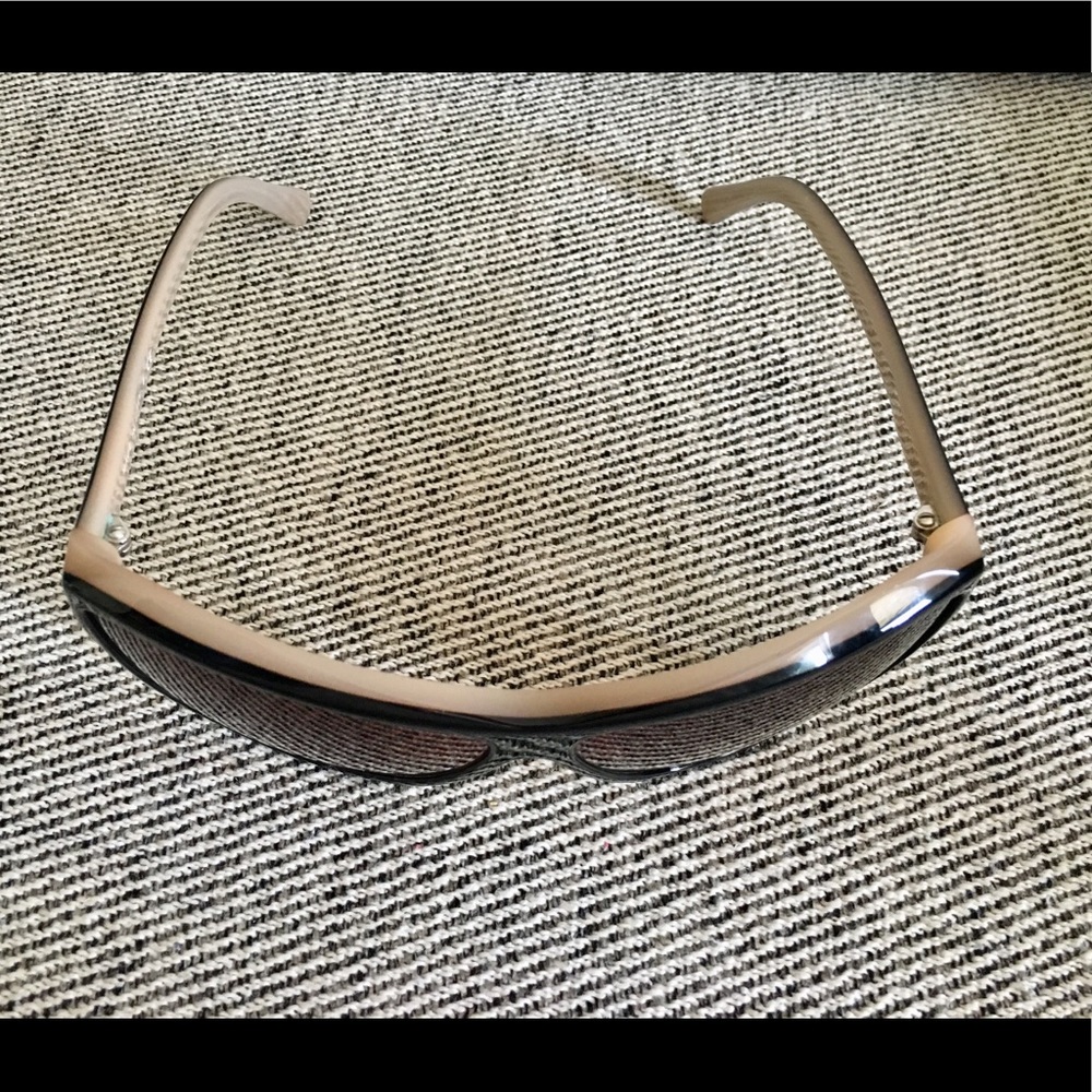 Chanel sunglasses - Picture 6 of 6